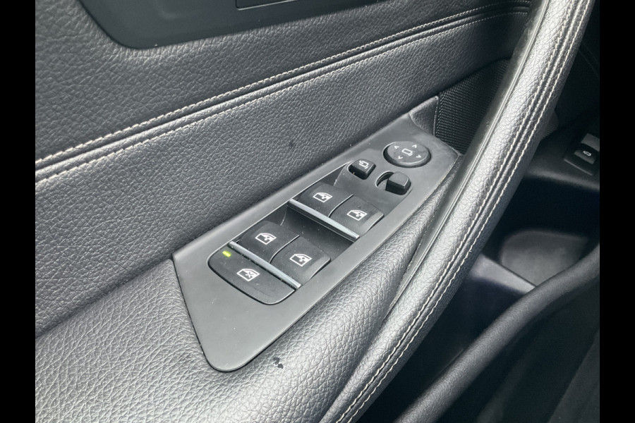 BMW 5 Serie 530D M-sport 6-Cilinder Pano Trekhaak HUD 360cam Standkachel Sfeerverl NL-Auto VOL! BMW 5 Serie 530D M-sport 6-Cilinder Pano Trekhaak HUD 360cam Standkachel Sfeerverl NL-Auto VOL!