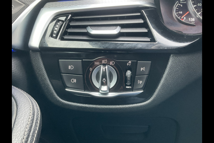 BMW 5 Serie 530D M-sport 6-Cilinder Pano Trekhaak HUD 360cam Standkachel Sfeerverl NL-Auto VOL! BMW 5 Serie 530D M-sport 6-Cilinder Pano Trekhaak HUD 360cam Standkachel Sfeerverl NL-Auto VOL!