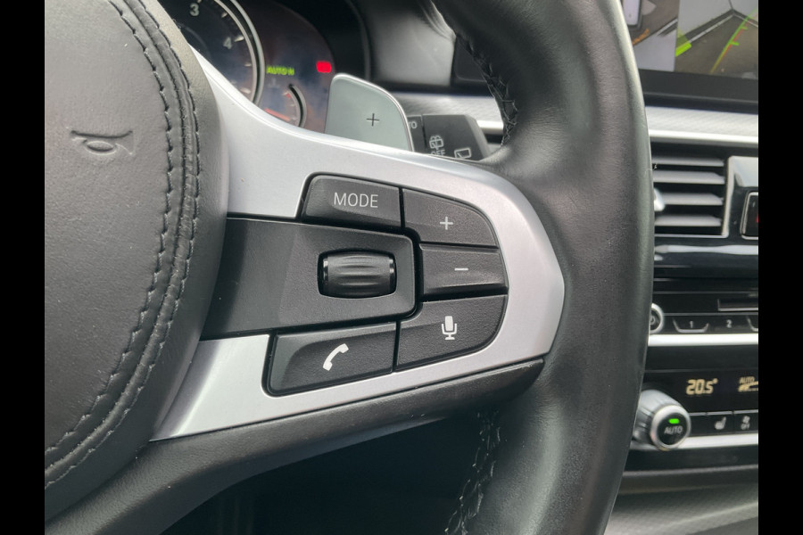 BMW 5 Serie 530D M-sport 6-Cilinder Pano Trekhaak HUD 360cam Standkachel Sfeerverl NL-Auto VOL! BMW 5 Serie 530D M-sport 6-Cilinder Pano Trekhaak HUD 360cam Standkachel Sfeerverl NL-Auto VOL!