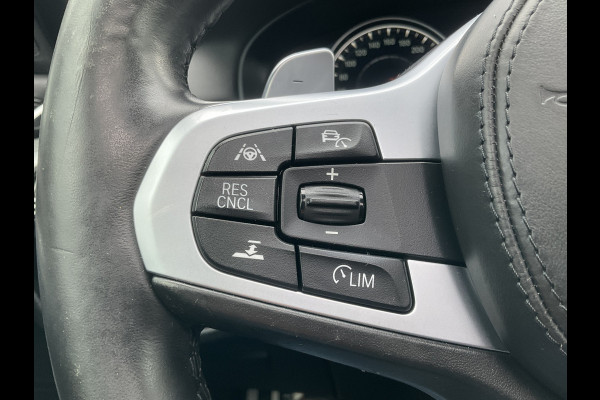 BMW 5 Serie 530D M-sport 6-Cilinder Pano Trekhaak HUD 360cam Standkachel Sfeerverl NL-Auto VOL! BMW 5 Serie 530D M-sport 6-Cilinder Pano Trekhaak HUD 360cam Standkachel Sfeerverl NL-Auto VOL!