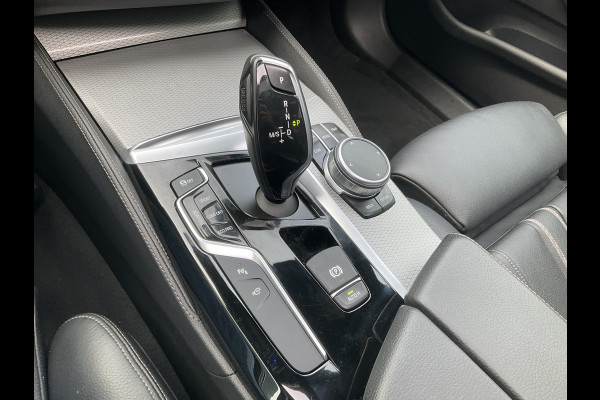 BMW 5 Serie 530D M-sport 6-Cilinder Pano Trekhaak HUD 360cam Standkachel Sfeerverl NL-Auto VOL! BMW 5 Serie 530D M-sport 6-Cilinder Pano Trekhaak HUD 360cam Standkachel Sfeerverl NL-Auto VOL!