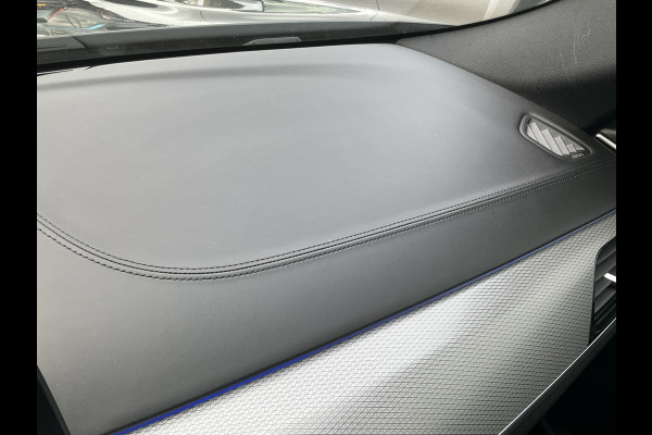 BMW 5 Serie 530D M-sport 6-Cilinder Pano Trekhaak HUD 360cam Standkachel Sfeerverl NL-Auto VOL! BMW 5 Serie 530D M-sport 6-Cilinder Pano Trekhaak HUD 360cam Standkachel Sfeerverl NL-Auto VOL!