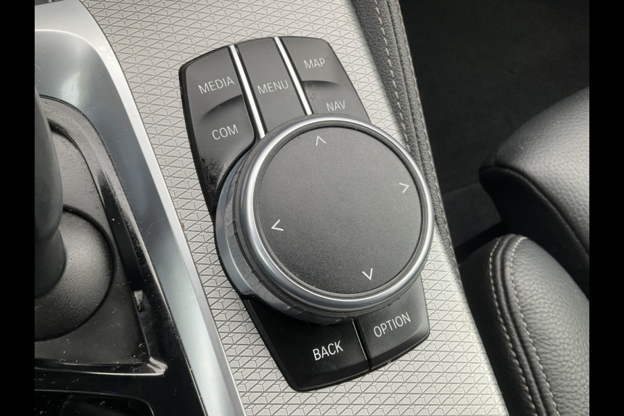 BMW 5 Serie 530D M-sport 6-Cilinder Pano Trekhaak HUD 360cam Standkachel Sfeerverl NL-Auto VOL! BMW 5 Serie 530D M-sport 6-Cilinder Pano Trekhaak HUD 360cam Standkachel Sfeerverl NL-Auto VOL!