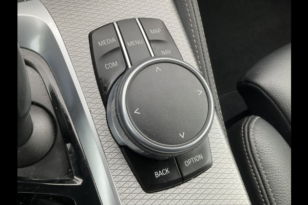 BMW 5 Serie 530D M-sport 6-Cilinder Pano Trekhaak HUD 360cam Standkachel Sfeerverl NL-Auto VOL! BMW 5 Serie 530D M-sport 6-Cilinder Pano Trekhaak HUD 360cam Standkachel Sfeerverl NL-Auto VOL!