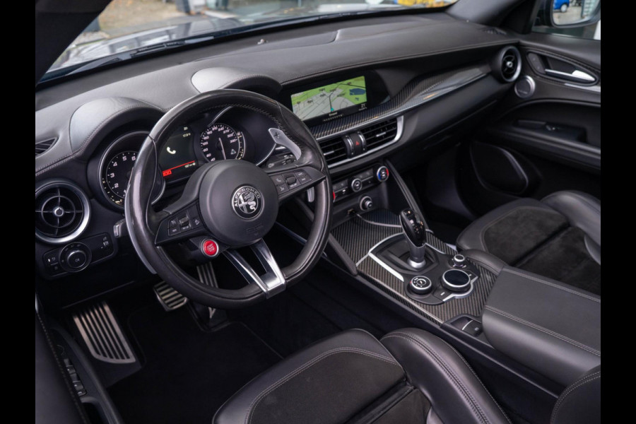 Alfa Romeo Stelvio 2.9 V6 AWD Quadrifoglio 510PK / Pano / Carbon / H&K / Memory Alfa Romeo Stelvio 2.9 V6 AWD Quadrifoglio 510PK / Pano / Carbon / H&K / Memory