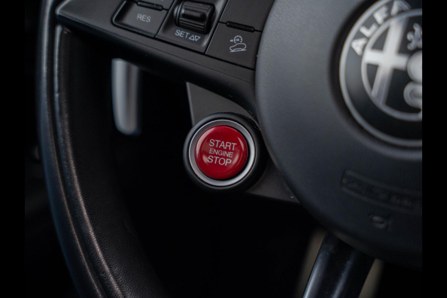 Alfa Romeo Stelvio 2.9 V6 AWD Quadrifoglio 510PK / Pano / Carbon / H&K / Memory Alfa Romeo Stelvio 2.9 V6 AWD Quadrifoglio 510PK / Pano / Carbon / H&K / Memory