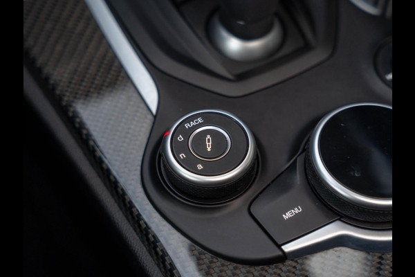 Alfa Romeo Stelvio 2.9 V6 AWD Quadrifoglio 510PK / Pano / Carbon / H&K / Memory Alfa Romeo Stelvio 2.9 V6 AWD Quadrifoglio 510PK / Pano / Carbon / H&K / Memory