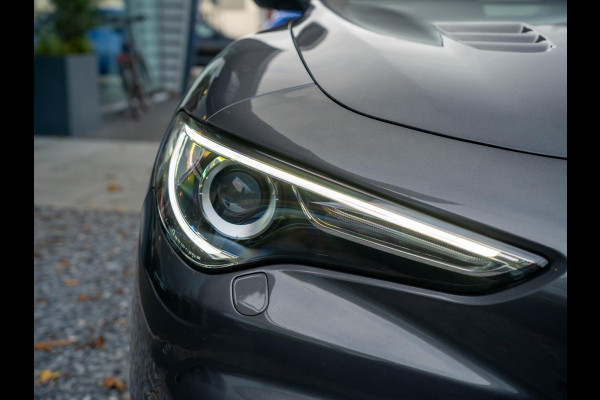 Alfa Romeo Stelvio 2.9 V6 AWD Quadrifoglio 510PK / Pano / Carbon / H&K / Memory Alfa Romeo Stelvio 2.9 V6 AWD Quadrifoglio 510PK / Pano / Carbon / H&K / Memory