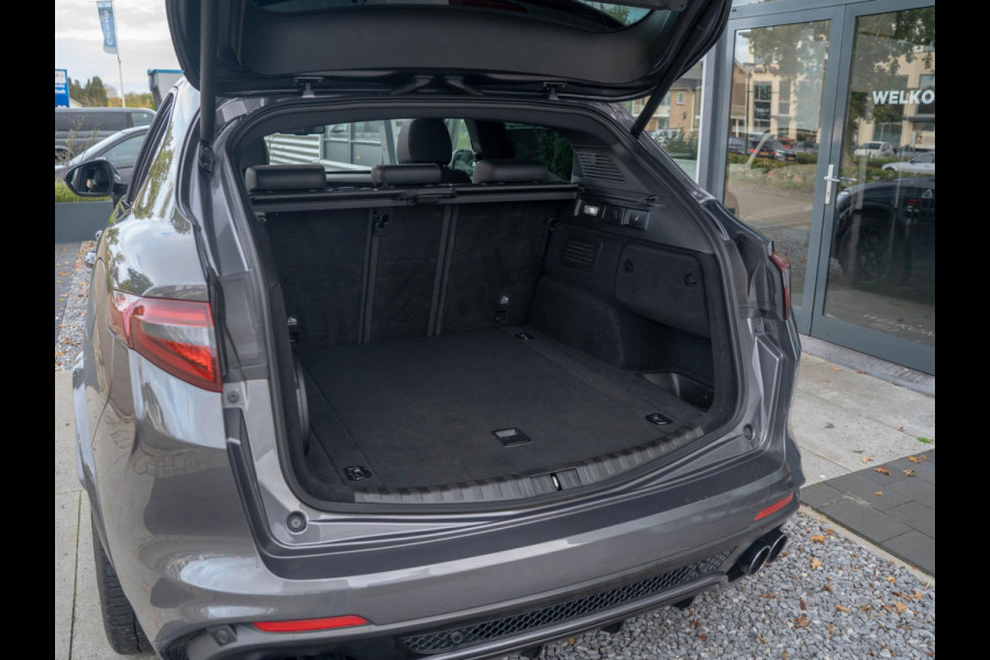Alfa Romeo Stelvio 2.9 V6 AWD Quadrifoglio 510PK / Pano / Carbon / H&K / Memory Alfa Romeo Stelvio 2.9 V6 AWD Quadrifoglio 510PK / Pano / Carbon / H&K / Memory