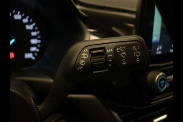 Ford Fiesta 1.1 Sport (APPLE CARPLAY,NAVI,LED,PDC,LANE ASSIST,DAB,BLUETOOTH,SPORTSTOELEN,LM VELGEN,NIEUWE APK,NETTE STAAT)