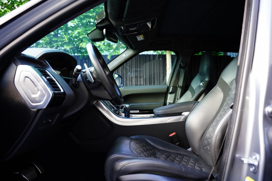 Land Rover Range Rover Sport P 575 SVR Land Rover Range Rover Sport P575 SVR Meridian Panoramadak Land Rover Range Rover Sport P 575 SVR Land Rover Range Rover Sport P575 SVR Meridian Panoramadak