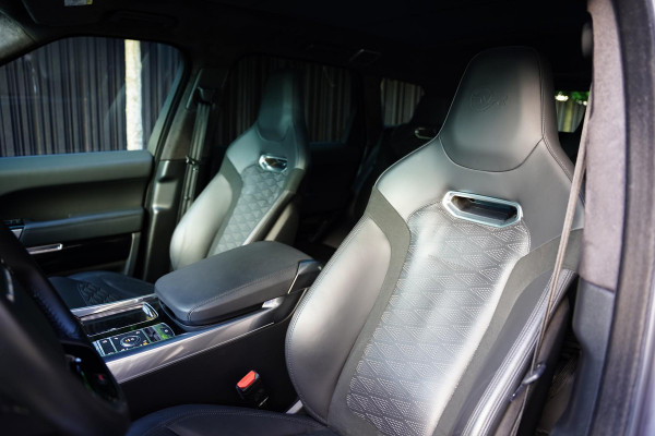 Land Rover Range Rover Sport P 575 SVR Land Rover Range Rover Sport P575 SVR Meridian Panoramadak Land Rover Range Rover Sport P 575 SVR Land Rover Range Rover Sport P575 SVR Meridian Panoramadak