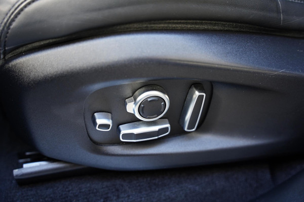 Land Rover Range Rover Sport P 575 SVR Land Rover Range Rover Sport P575 SVR Meridian Panoramadak Land Rover Range Rover Sport P 575 SVR Land Rover Range Rover Sport P575 SVR Meridian Panoramadak