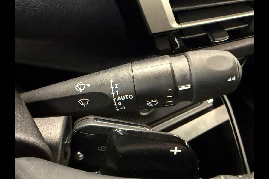 Citroën C4 1.2 PureTech YOU Exclusive AUTOMAAT LANE ASSIST CRUISE CONTROL APPPLE CARPLAY Citroën C4 1.2 PureTech YOU Exclusive AUTOMAAT LANE ASSIST CRUISE CONTROL APPPLE CARPLAY