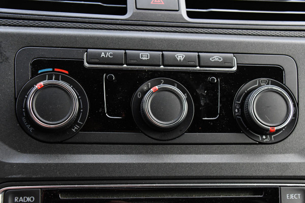 Volkswagen Caddy 2.0 TDI L1H1 Highline 70 years Edition Adaptieve Cruise, LED, 150pk, Carplay, Navi, Leder, Trekhaak, Automaat, Uniek!