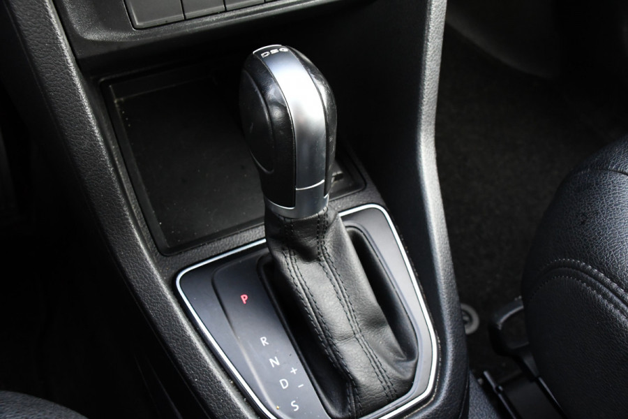 Volkswagen Caddy 2.0 TDI L1H1 Highline 70 years Edition Adaptieve Cruise, LED, 150pk, Carplay, Navi, Leder, Trekhaak, Automaat, Uniek!