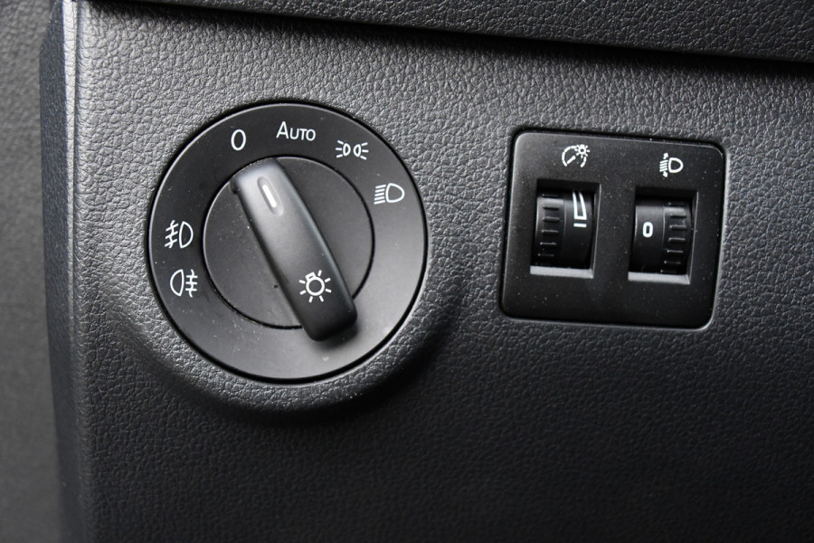 Volkswagen Caddy 2.0 TDI L1H1 Highline 70 years Edition Adaptieve Cruise, LED, 150pk, Carplay, Navi, Leder, Trekhaak, Automaat, Uniek!