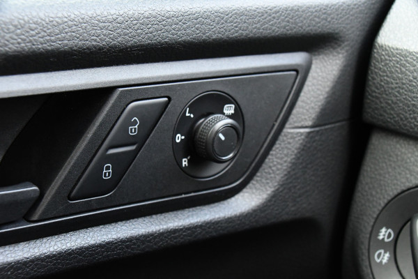 Volkswagen Caddy 2.0 TDI L1H1 Highline 70 years Edition Adaptieve Cruise, LED, 150pk, Carplay, Navi, Leder, Trekhaak, Automaat, Uniek!