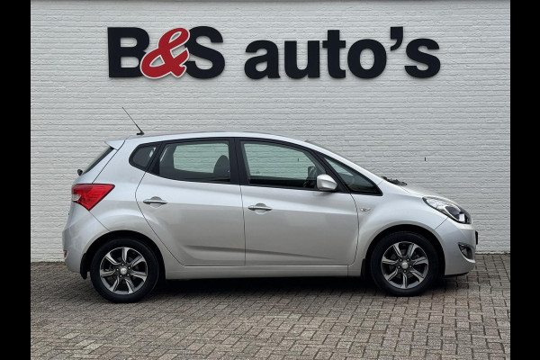 Hyundai ix20 1.6i Go! Automaat Parkeer sensoren Clima Cruise Stuur en stoelverwarming Hyundai ix20 1.6i Go! Automaat Parkeer sensoren Clima Cruise Stuur en stoelverwarming