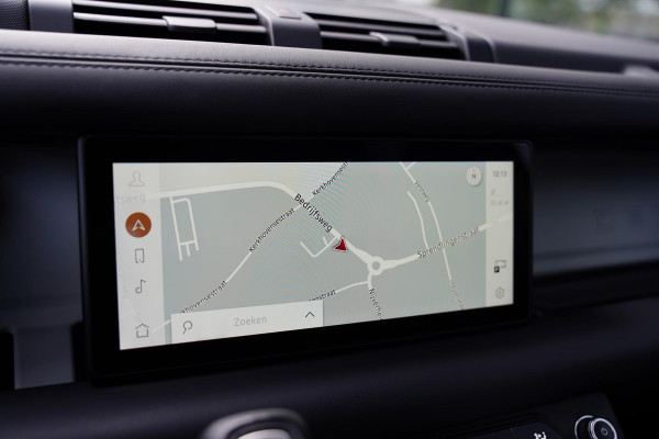 Land Rover Defender 110 P 400 E HSE Urban Spec 6 Persoons Panoramaroof Side Steps Land Rover Defender 110 P 400 E HSE Urban Spec 6 Persoons Panoramaroof Side Steps