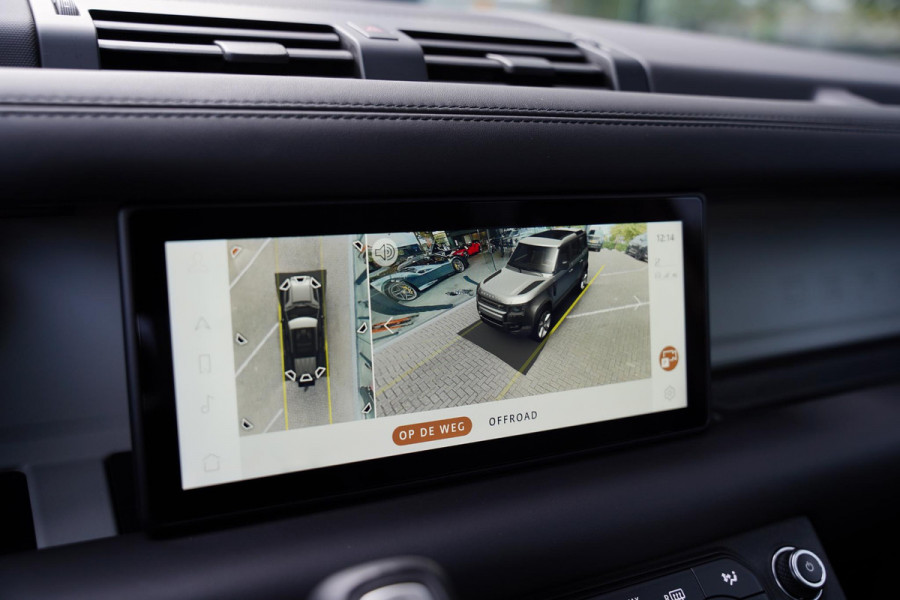 Land Rover Defender 110 P 400 E HSE Urban Spec 6 Persoons Panoramaroof Side Steps Land Rover Defender 110 P 400 E HSE Urban Spec 6 Persoons Panoramaroof Side Steps