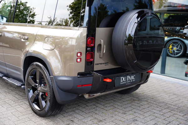 Land Rover Defender 110 P 400 E HSE Urban Spec 6 Persoons Panoramaroof Side Steps Land Rover Defender 110 P 400 E HSE Urban Spec 6 Persoons Panoramaroof Side Steps