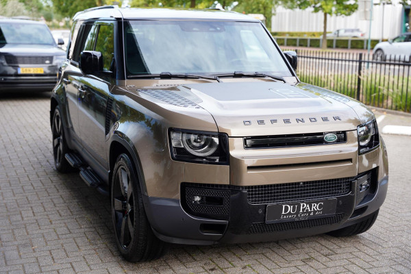 Land Rover Defender 110 P 400 E HSE Urban Spec 6 Persoons Panoramaroof Side Steps Land Rover Defender 110 P 400 E HSE Urban Spec 6 Persoons Panoramaroof Side Steps