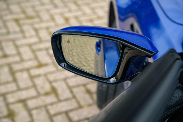 BMW 5 Serie M5 F90 Schuifdak Marina Blue 22'' Vossen Downpipe