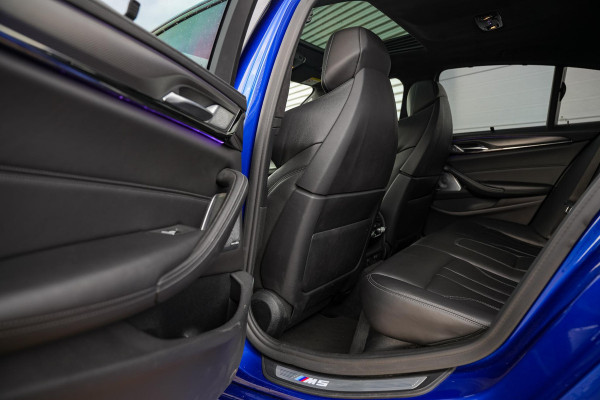 BMW 5 Serie M5 F90 Schuifdak Marina Blue 22'' Vossen Downpipe