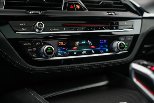 BMW 5 Serie M5 F90 Schuifdak Marina Blue 22'' Vossen Downpipe