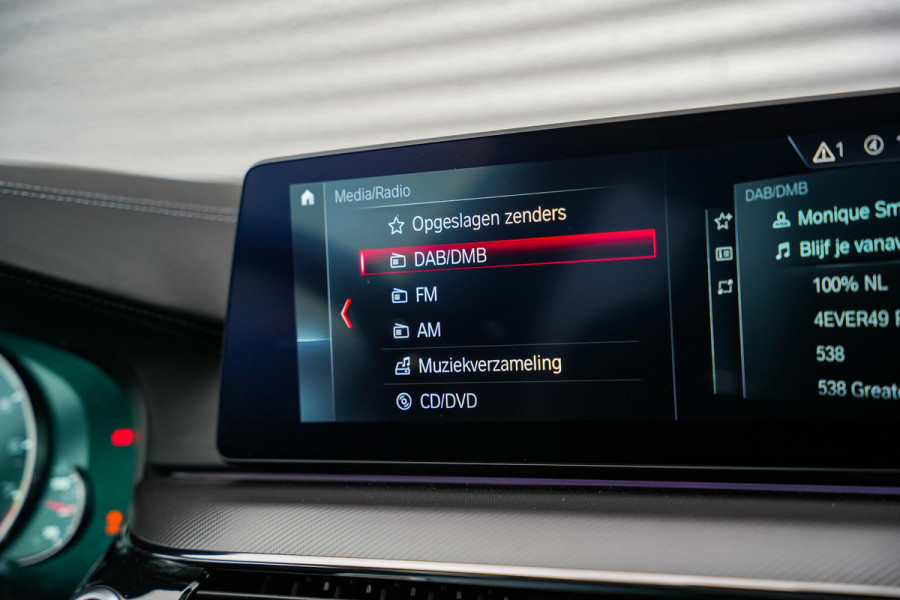 BMW 5 Serie M5 F90 Schuifdak Marina Blue 22'' Vossen Downpipe