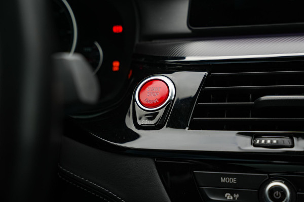 BMW 5 Serie M5 F90 Schuifdak Marina Blue 22'' Vossen Downpipe