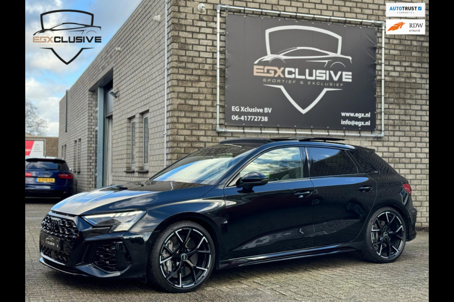 Audi RS3 Sportback 2.5 TFSI Quattro Hulk Edition Ceramic/Pano/B&O/HUD/Garantie Audi RS3 Sportback 2.5 TFSI Quattro Hulk Edition Ceramic/Pano/B&O/HUD/Garantie