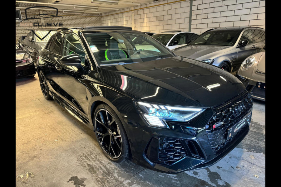 Audi RS3 Sportback 2.5 TFSI Quattro Hulk Edition Ceramic/Pano/B&O/HUD/Garantie Audi RS3 Sportback 2.5 TFSI Quattro Hulk Edition Ceramic/Pano/B&O/HUD/Garantie