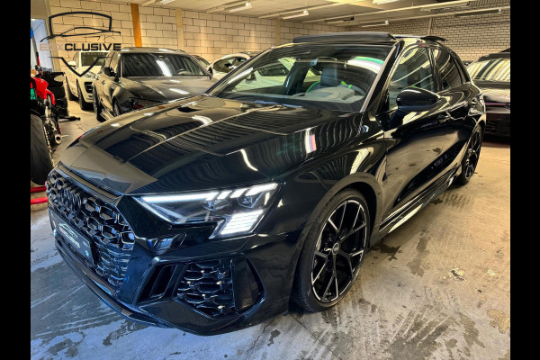 Audi RS3 Sportback 2.5 TFSI Quattro Hulk Edition Ceramic/Pano/B&O/HUD/Garantie Audi RS3 Sportback 2.5 TFSI Quattro Hulk Edition Ceramic/Pano/B&O/HUD/Garantie