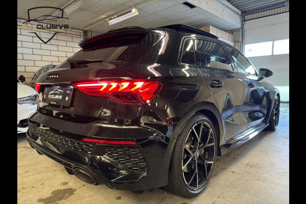 Audi RS3 Sportback 2.5 TFSI Quattro Hulk Edition Ceramic/Pano/B&O/HUD/Garantie Audi RS3 Sportback 2.5 TFSI Quattro Hulk Edition Ceramic/Pano/B&O/HUD/Garantie