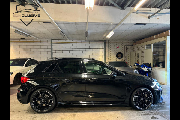 Audi RS3 Sportback 2.5 TFSI Quattro Hulk Edition Ceramic/Pano/B&O/HUD/Garantie Audi RS3 Sportback 2.5 TFSI Quattro Hulk Edition Ceramic/Pano/B&O/HUD/Garantie