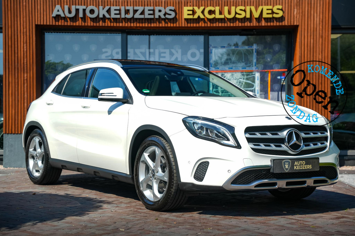 Mercedes-Benz GLA 180 Sport Edition Panoramadak Airco Stoelverw. PDC Mercedes-Benz GLA 180 Sport Edition Panoramadak Airco Stoelverw. PDC
