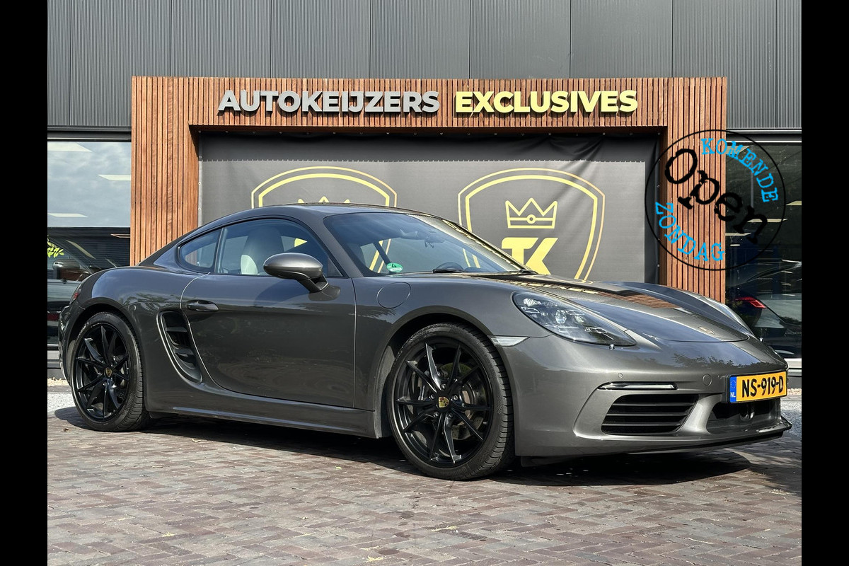 Porsche 718 Cayman 2.0 Sportchrono Adapt. Cruise BOSE Stuurverw. CarPlay Keyless LED 20”LM Agaatgrijs Porsche 718 Cayman 2.0 Sportchrono Adapt. Cruise BOSE Stuurverw. CarPlay Keyless LED 20”LM Agaatgrijs