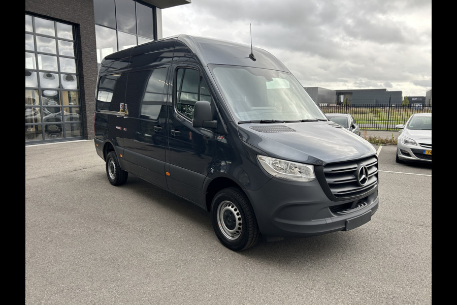 Mercedes-Benz Sprinter 317 CDI L2 H2 MBUX / Camera / Carplay navigatie / Cruise control / Airco Mercedes-Benz Sprinter 317 CDI L2 H2 MBUX / Camera / Carplay navigatie / Cruise control / Airco