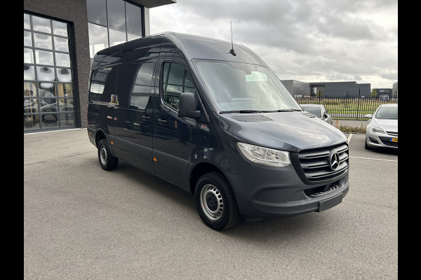 Mercedes-Benz Sprinter 317 CDI L2 H2 MBUX / Camera / Carplay navigatie / Cruise control / Airco Mercedes-Benz Sprinter 317 CDI L2 H2 MBUX / Camera / Carplay navigatie / Cruise control / Airco