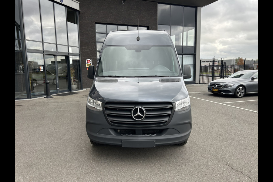 Mercedes-Benz Sprinter 317 CDI L2 H2 MBUX / Camera / Carplay navigatie / Cruise control / Airco Mercedes-Benz Sprinter 317 CDI L2 H2 MBUX / Camera / Carplay navigatie / Cruise control / Airco