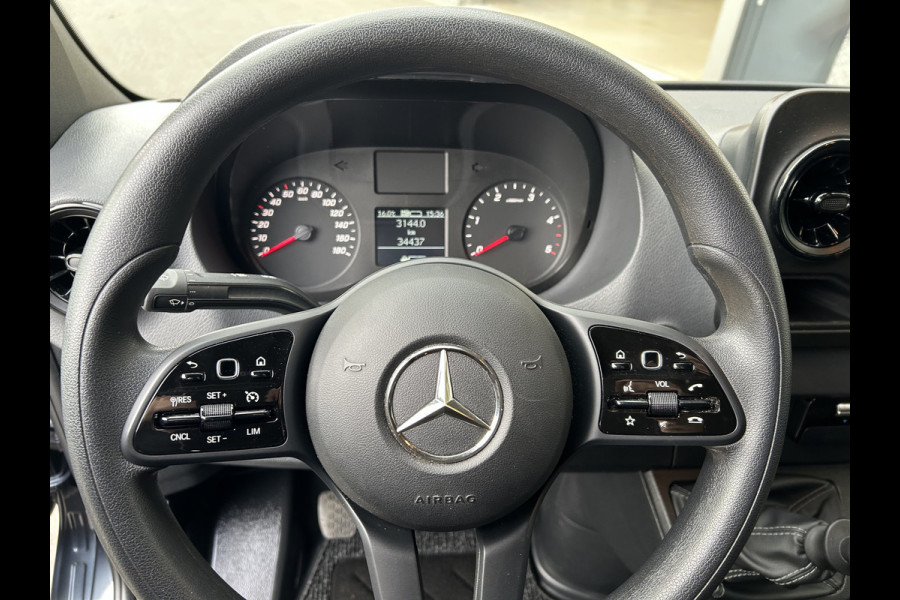 Mercedes-Benz Sprinter 317 CDI L2 H2 MBUX / Camera / Carplay navigatie / Cruise control / Airco Mercedes-Benz Sprinter 317 CDI L2 H2 MBUX / Camera / Carplay navigatie / Cruise control / Airco