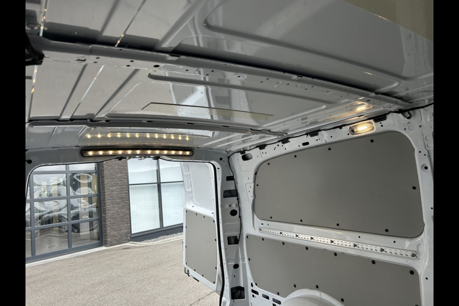 Mercedes-Benz Vito 116 CDI L3 Pro 2500KG Trekhaak / MBUX / Camera / Navigatie / Cruise control / Airco / Achterdeuren Mercedes-Benz Vito 116 CDI L3 Pro 2500KG Trekhaak / MBUX / Camera / Navigatie / Cruise control / Airco / Achterdeuren