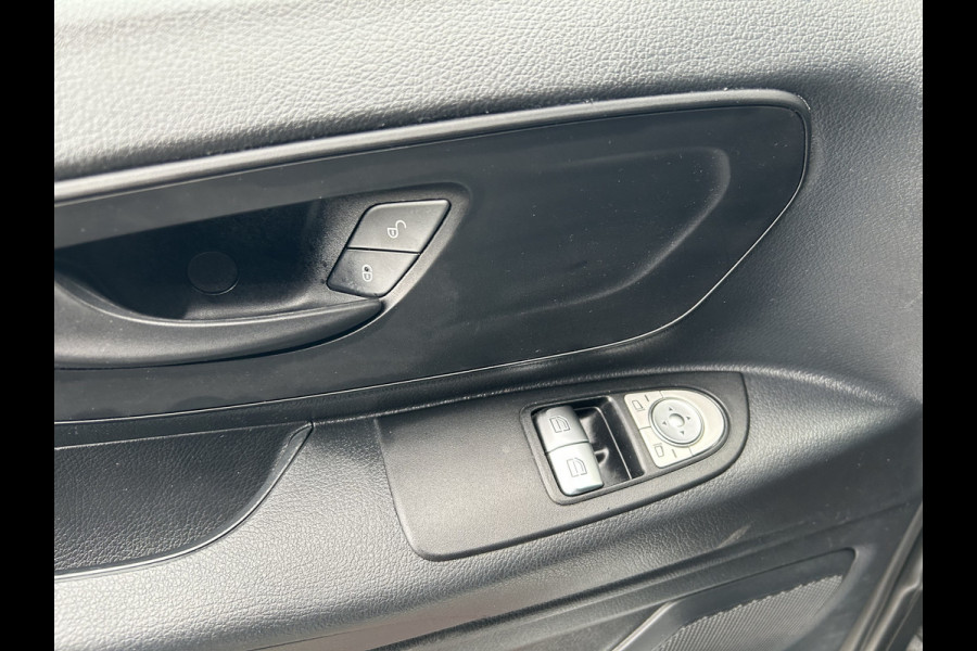 Mercedes-Benz Vito 116 CDI L3 Pro 2500KG Trekhaak / MBUX / Camera / Navigatie / Cruise control / Airco / Achterdeuren Mercedes-Benz Vito 116 CDI L3 Pro 2500KG Trekhaak / MBUX / Camera / Navigatie / Cruise control / Airco / Achterdeuren