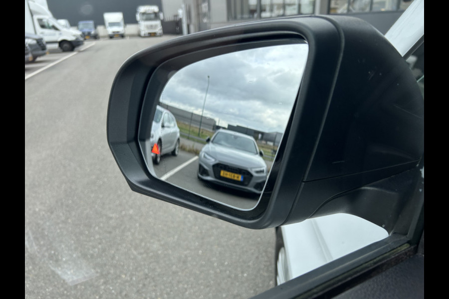 Mercedes-Benz Vito 116 CDI L3 Pro 2500KG Trekhaak / MBUX / Camera / Navigatie / Cruise control / Airco / Achterdeuren Mercedes-Benz Vito 116 CDI L3 Pro 2500KG Trekhaak / MBUX / Camera / Navigatie / Cruise control / Airco / Achterdeuren