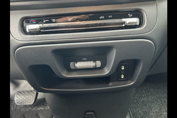 Mercedes-Benz Vito 116 CDI L3 Pro 2500KG Trekhaak / MBUX / Camera / Navigatie / Cruise control / Airco / Achterdeuren Mercedes-Benz Vito 116 CDI L3 Pro 2500KG Trekhaak / MBUX / Camera / Navigatie / Cruise control / Airco / Achterdeuren