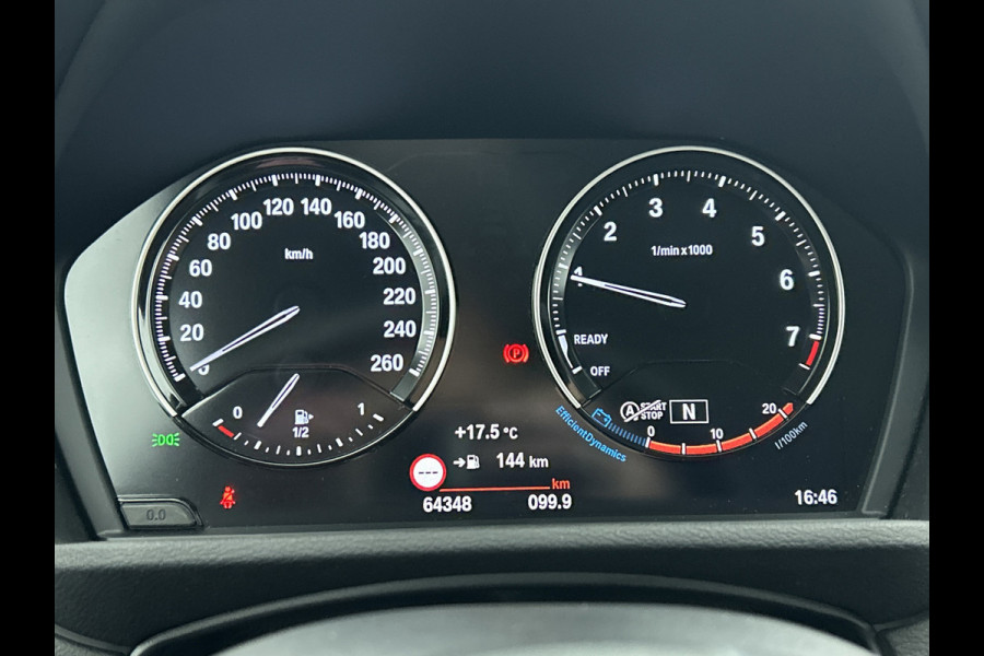 BMW X1 SDrive18i Executive Edition (GROOT-NAVIGATIE, CARPLAY, CAMERA, HEAD-UP, CLIMA, 1e EIGENAAR, GOED ONDERHOUDEN)