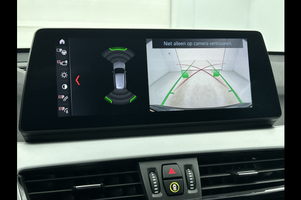 BMW X1 SDrive18i Executive Edition (GROOT-NAVIGATIE, CARPLAY, CAMERA, HEAD-UP, CLIMA, 1e EIGENAAR, GOED ONDERHOUDEN)