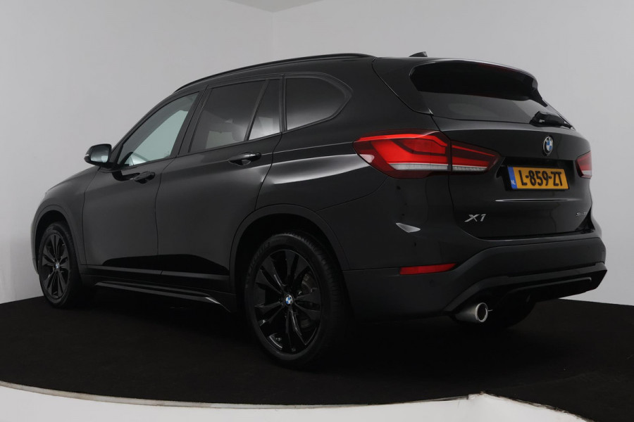 BMW X1 SDrive18i Business Edition (NAVIGATIE, STOELVERWARMING, HEAD-UP, SFEEVERLICHTING, 1e EIGENAAR, DEALER ONDERHOUDEN) BMW X1 SDrive18i Business Edition (NAVIGATIE, STOELVERWARMING, HEAD-UP, SFEEVERLICHTING, 1e EIGENAAR, DEALER ONDERHOUDEN)